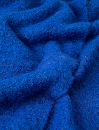 Atkı Püsküllü Yumuşak Dokulu