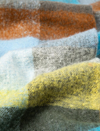 Atkı Püsküllü Yumuşak Dokulu Çok Renkli