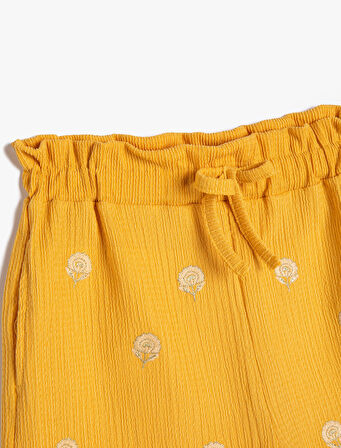 Şort Rahat Kesim Beli Bağlamalı Çiçek İşleme Detaylı Cepli