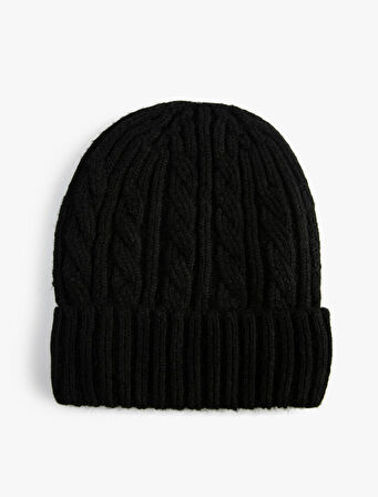 Saç Örgü Bere Kenarları Katlı