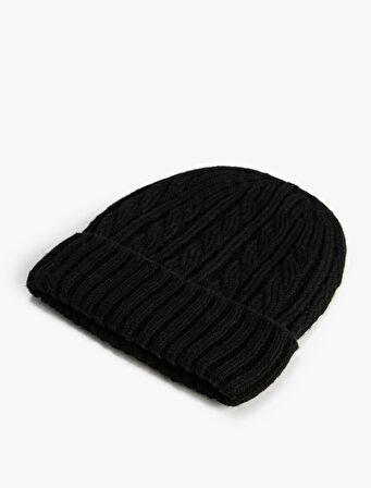 Saç Örgü Bere Kenarları Katlı