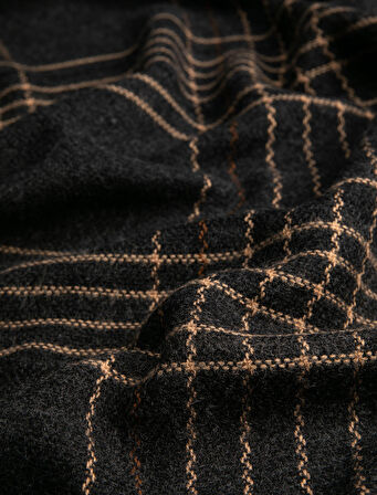 Ekoseli Atkı Püskül Detaylı Akrilik 