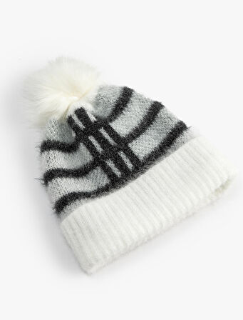 Ponponlu Peluş Bere