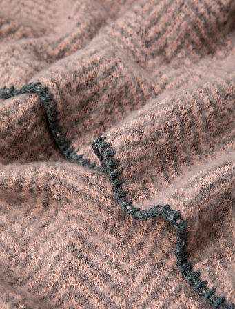 Atkı Yumuşak Dokulu Asimetrik Kesim