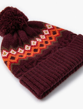 Desenli Örgü Bere Kenarları Katlı Ponpon Detaylı