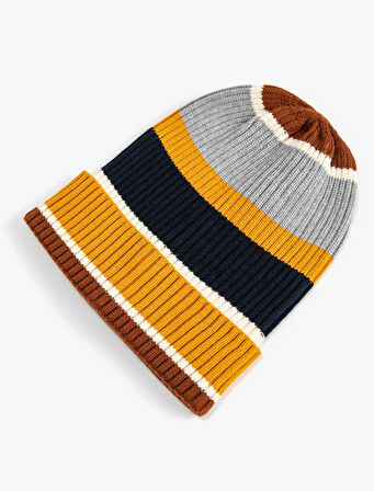 Örgü Bere Renk Bloklu Katlama Detaylı