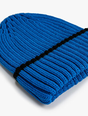 Akrilik Örgü Bere Katlamalı Şerit Detaylı