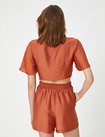 Şahika Ercümen X Koton - Pencere Detaylı Modal Crop Bluz