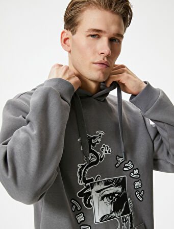 Arkası Baskılı Hoodie Uzakdoğu Temalı Kanguru Cep Detaylı