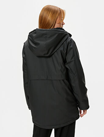 Kapüşonlu Outdoor Mont Fermuarlı Çıtçıt Düğmeli Kapaklı Cepli