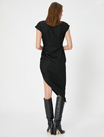 Asimetrik Elbise V Yaka Drapeli Kısa Kollu