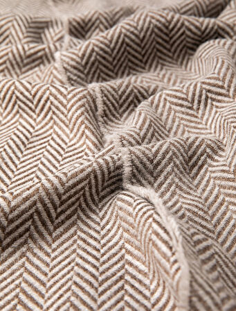 Atkı Balıksırtı Desenli Püskül Detaylı