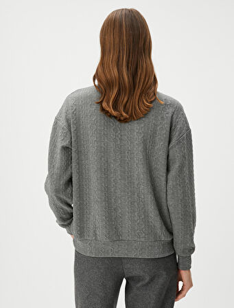 Dik Yaka Sweatshirt Dokulu Uzun Kollu