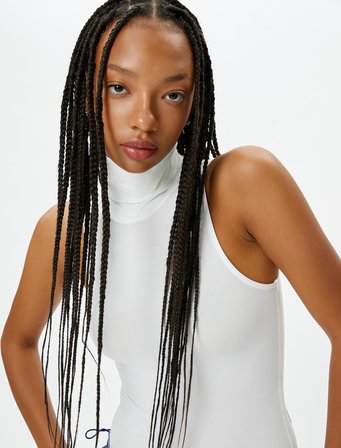 Boğazlı Kolsuz Bodysuit Slim Fit Çıtçıt Kapamalı