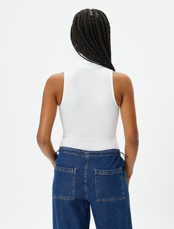 Boğazlı Kolsuz Bodysuit Slim Fit Çıtçıt Kapamalı