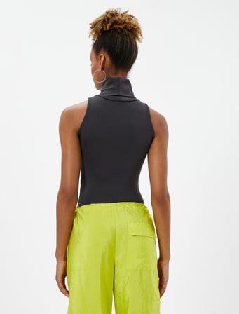 Boğazlı Kolsuz Bodysuit Slim Fit Çıtçıt Kapamalı