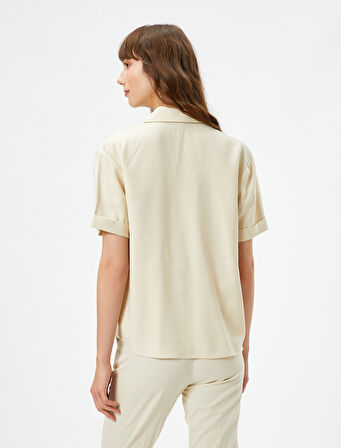 Kısa Kollu Gömlek Cep Detaylı Düğmeli İpek Görünümlü