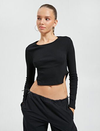 Uzun Kollu Tişört Crop Slim Fit Metal Aksesuarlı
