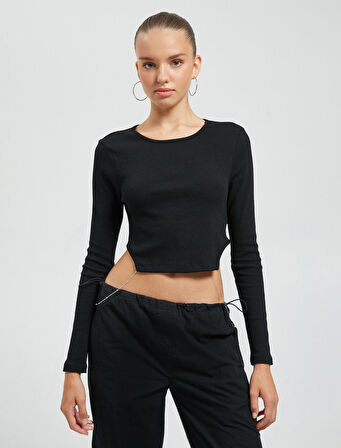 Uzun Kollu Tişört Crop Slim Fit Metal Aksesuarlı