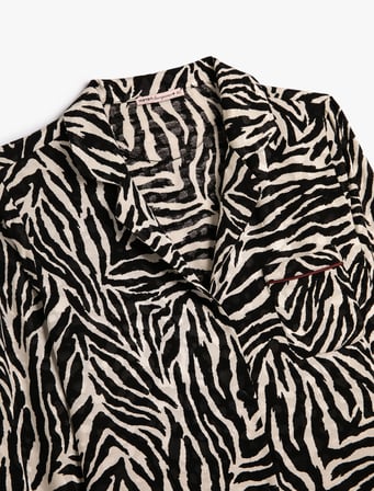 Zebra Desenli Pijama Üstü Düğmeli Uzun Kollu Cepli