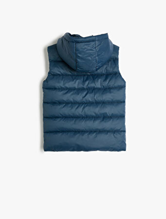 Basic Kapşonlu Mevsimlik Yelek Cep Detaylı