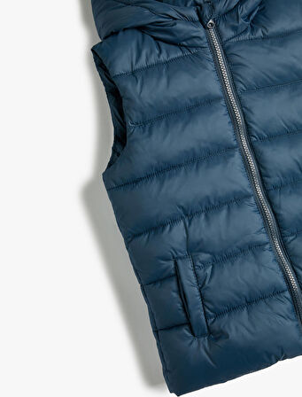 Basic Kapşonlu Mevsimlik Yelek Cep Detaylı