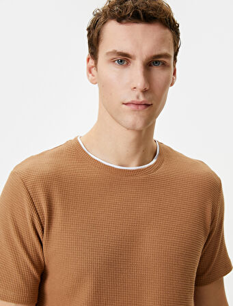 Basic Tişört Kumaş Detaylı Bisiklet Yaka Slim Fit Dokulu