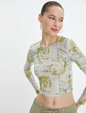 Batik Desenli Crop Bluz Uzun Kollu Bisiklet Yaka Dikiş Detaylı