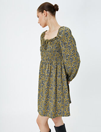 Çiçekli Mini Kışlık Elbise Kare Yaka Uzun Kollu Gipe Detaylı