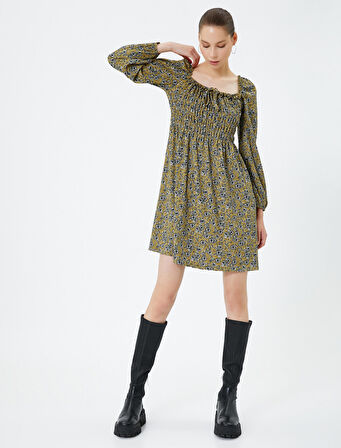 Çiçekli Mini Kışlık Elbise Kare Yaka Uzun Kollu Gipe Detaylı