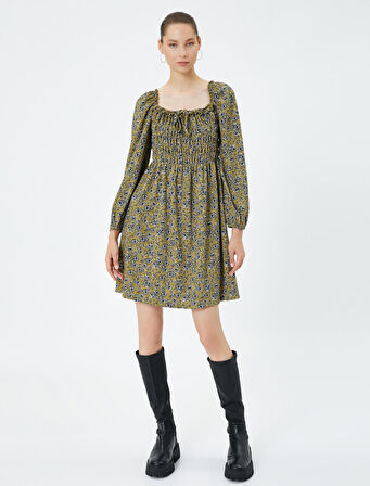 Çiçekli Mini Kışlık Elbise Kare Yaka Uzun Kollu Gipe Detaylı