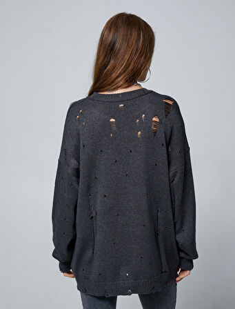 Triko Kazak Uzun Kollu Delikli Yırtık Detaylı Düşük Omuz Bisiklet Yaka