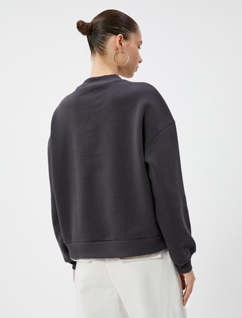 Kolej Sweatshirt Şardonlu Dik Yaka Uzun Kollu Rahat Kesim