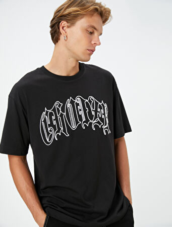 Grafiti İşlemeli Tişört Rahat Kesim Sloganlı Bisiklet Yaka Kısa Kollu