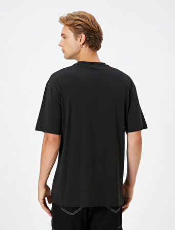 Grafiti İşlemeli Tişört Rahat Kesim Sloganlı Bisiklet Yaka Kısa Kollu