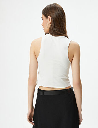 Kolsuz Crop Tişört Kartal Baskılı Önden Asimetrik Kesim Slim Fit Pamuklu