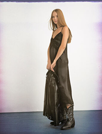 Saten Elbise İnce Askılı Dantelli Midi Boy