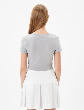 Korse Detaylı Tişört Slim Fit Kısa Kollu U Yaka Pamuklu