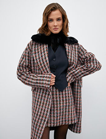 Melis Ağazat X Koton - Suni Kürklü Tüvit Kaban