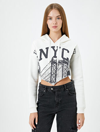 Crop Kapşonlu Sweatshirt Asimetrik Kesim NYC Baskılı
