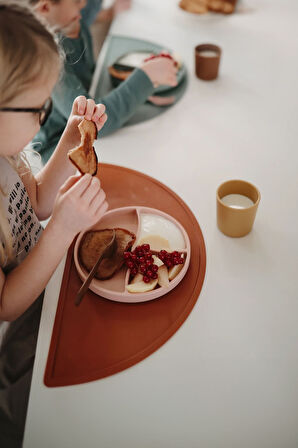 5'li Set Silikon Mama Önlüğü, Bardak, Vakumlu Tabak, Kaşık, Kule Aktivite Oyuncağı - Pembe