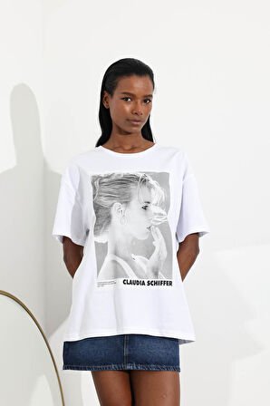 Beyaz Claudia Schiffer Baskılı Basic Tişört 