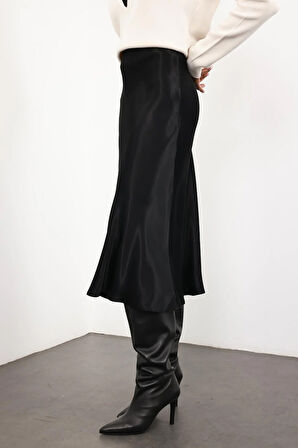 Siyah Saten Volanlı Etek 17000