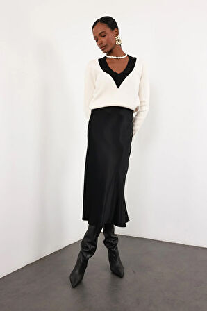 Siyah Saten Volanlı Etek 17000