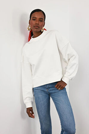Beyaz Basic Sweatshirt 