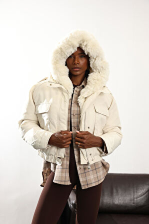 Ekru Kapüşonu Kürklü Mont D99613