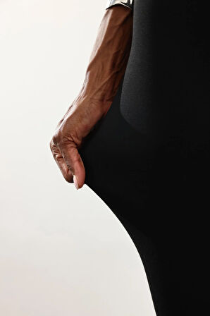 Siyah Kemerli Likralı Düz Kesim Pantolon 17152