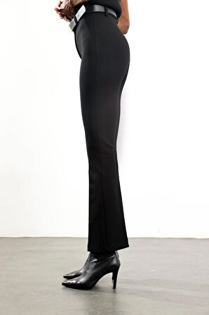 Siyah Kemerli Likralı Düz Kesim Pantolon 17152