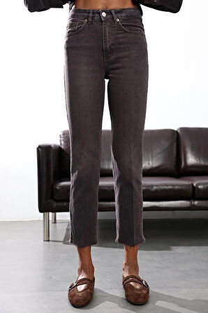 Kahverengi Kesik Paça Boyfit Jean 