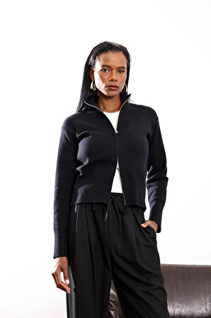 Siyah Dik Yaka Fermuarlı Hırka 0657